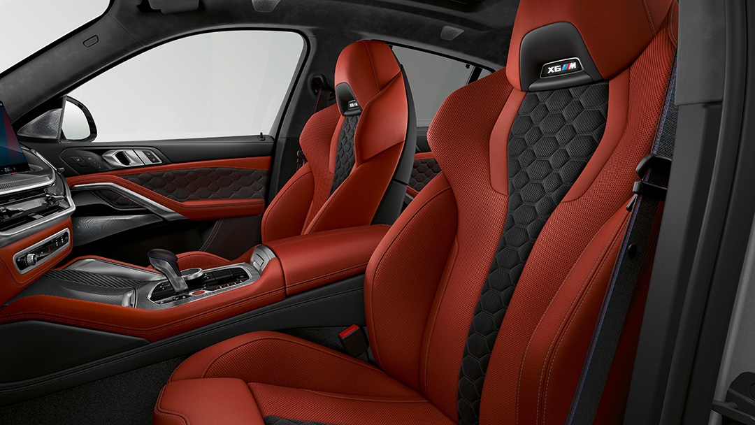 Мультифункциональные сиденья M для водителя и переднего пассажира